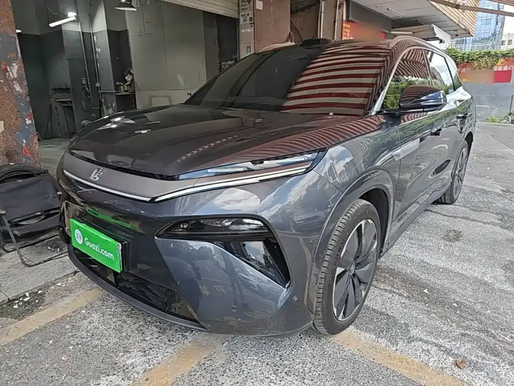 BYD Tang L — фото 1