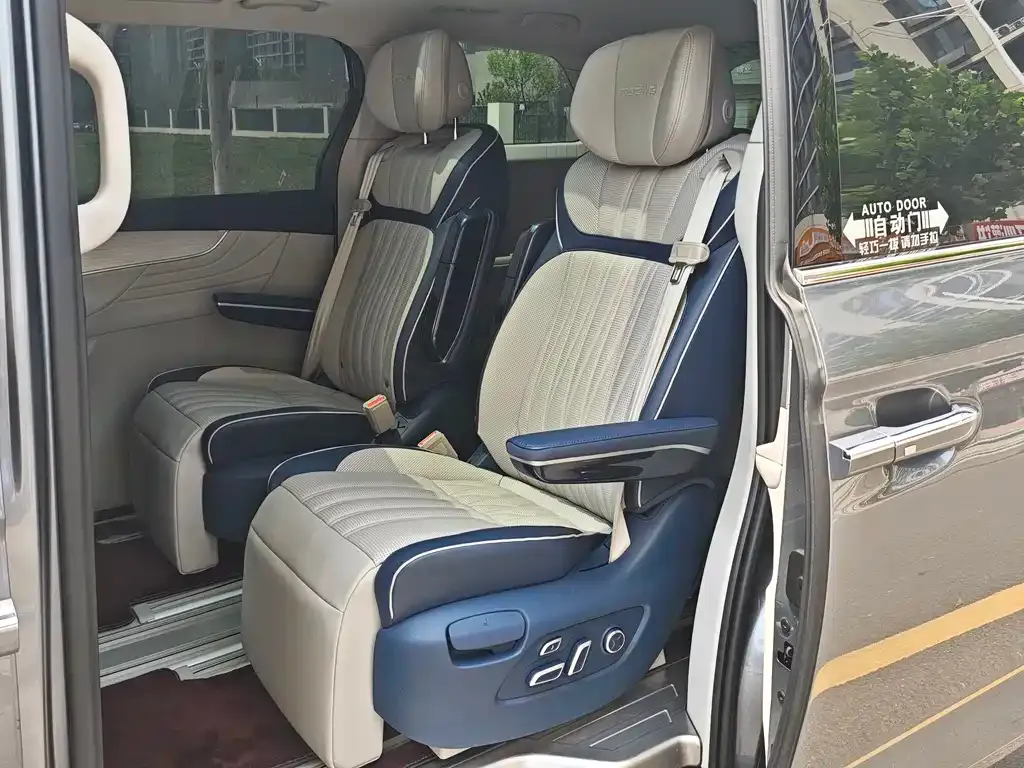 Roewe iMAX8 — фото 8