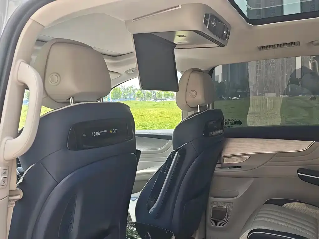 Roewe iMAX8 — фото 3