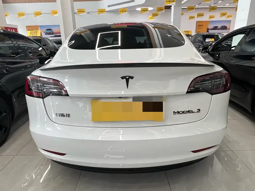 Tesla Model 3 — фото 7
