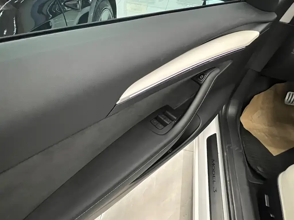 Tesla Model 3 — фото 6