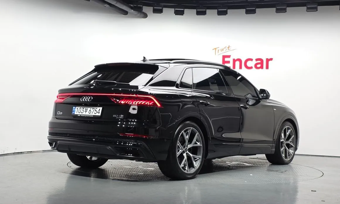Audi Q8 — фото 5