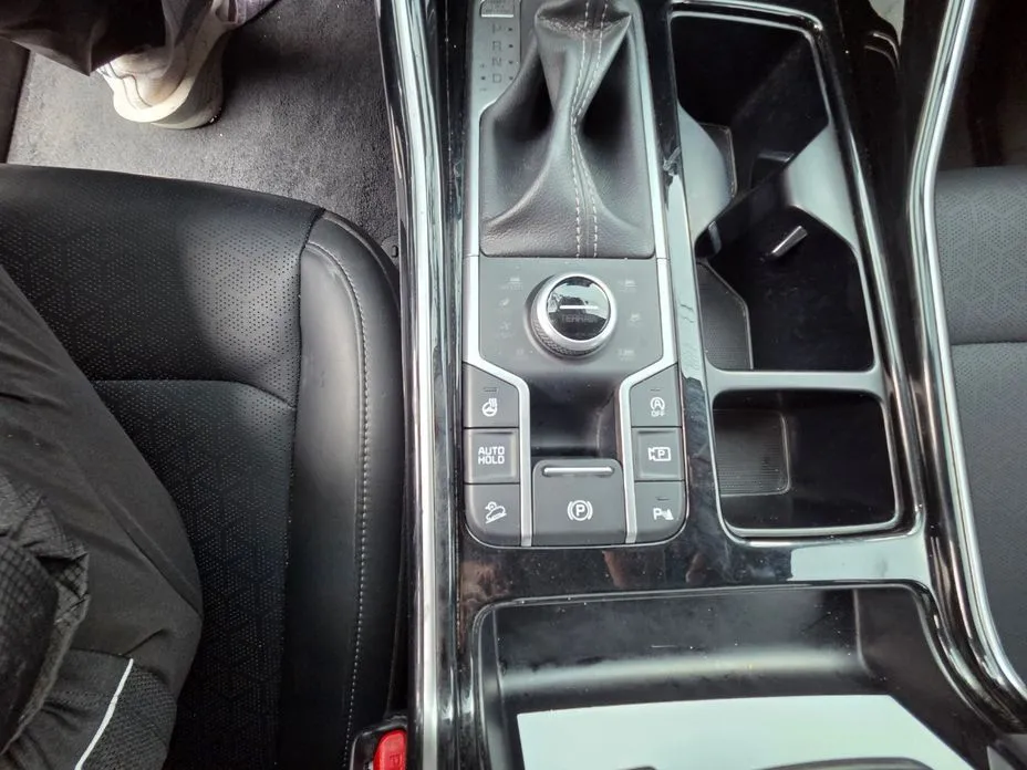 Kia Sorento — фото 6