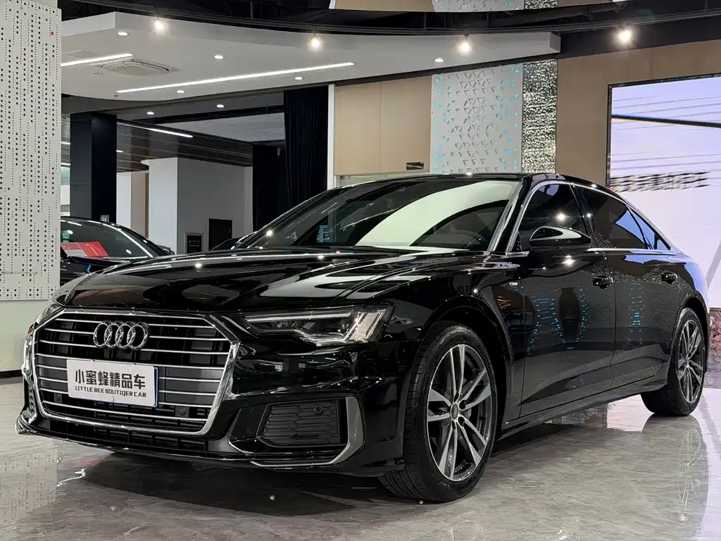 Audi A6L — фото 1