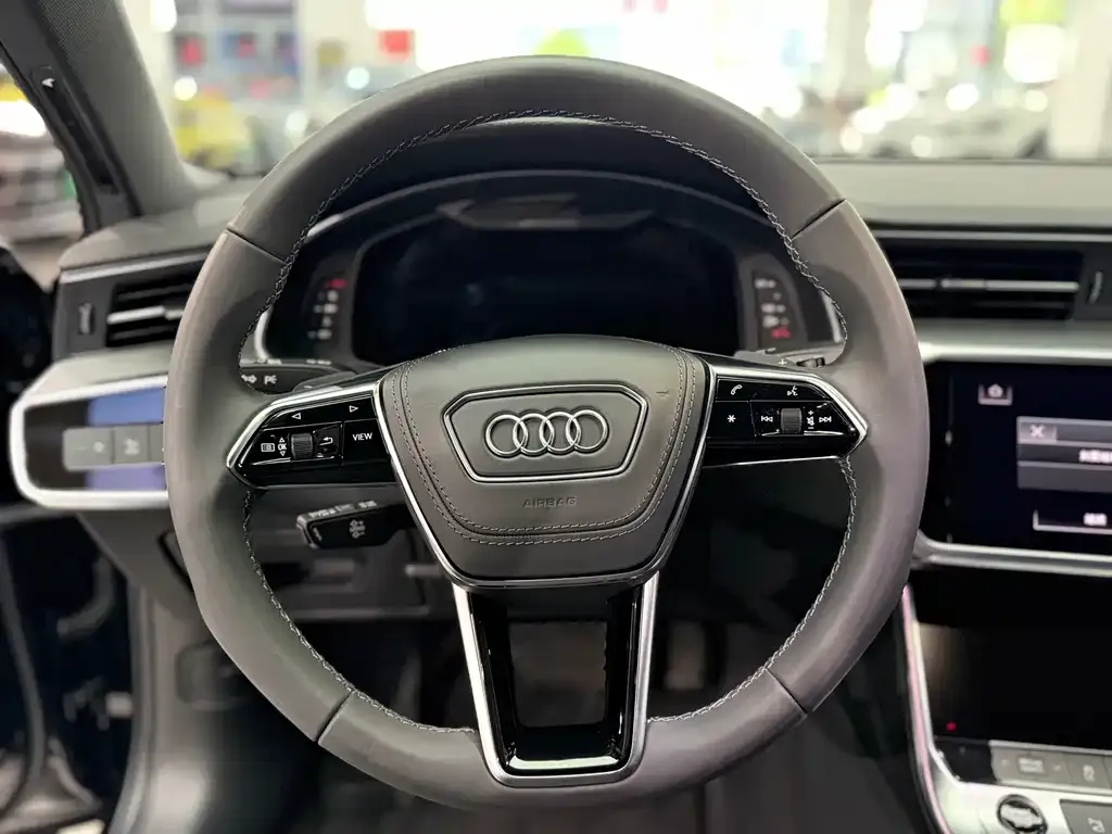 Audi A6L — фото 8