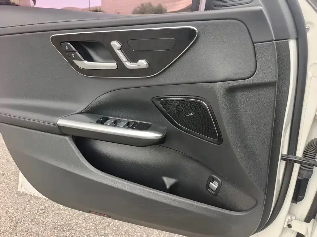 Mercedes-Benz C-Class — фото 6