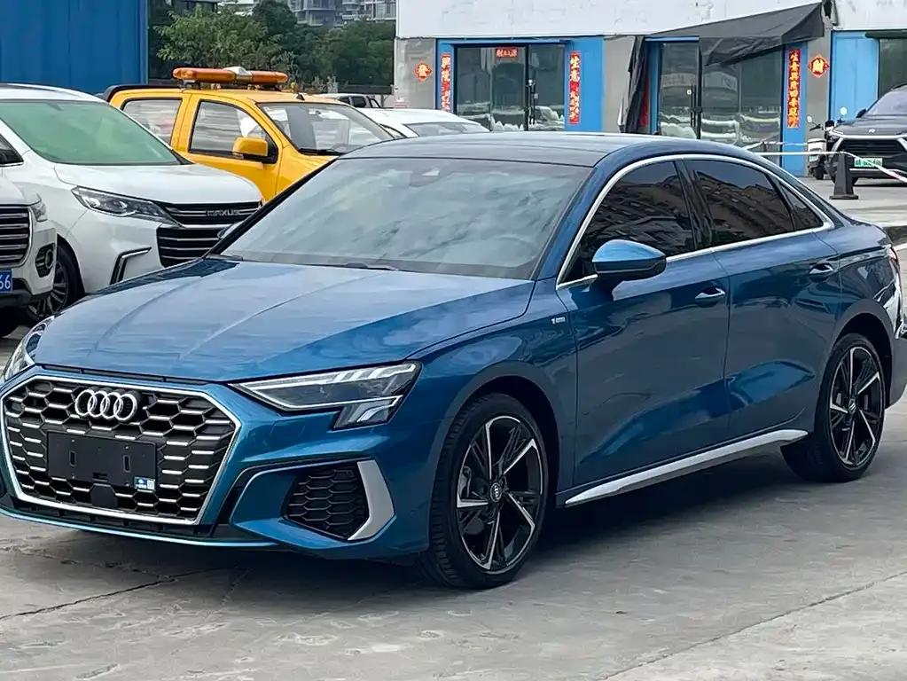 Audi A3 — фото 1