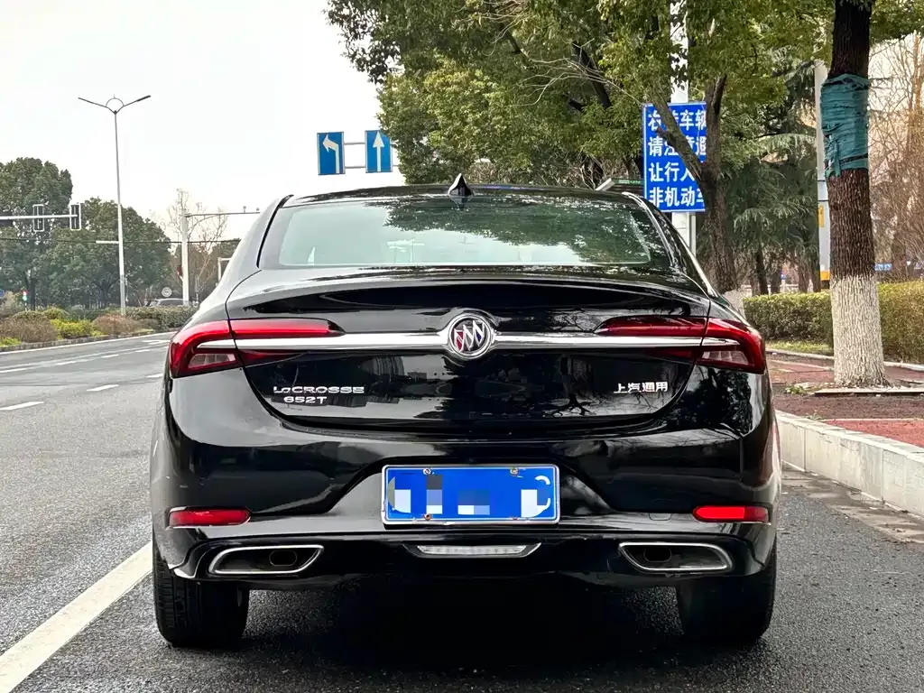 Buick LaCrosse — фото 10