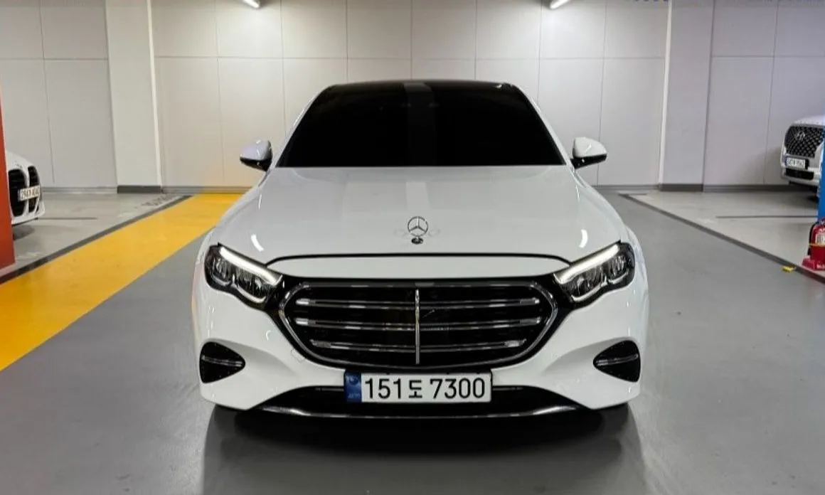 Mercedes-Benz E-Class — фото 1