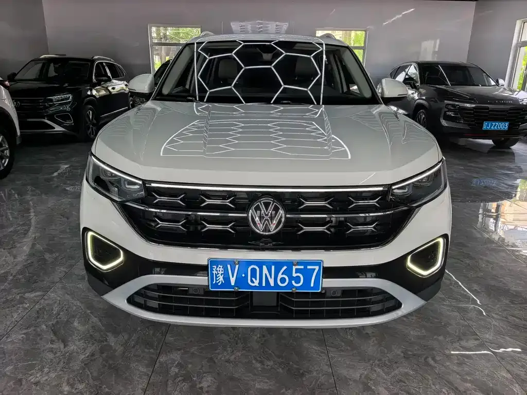 Volkswagen Tayron — фото 1