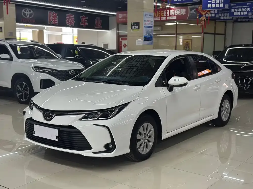 Toyota Corolla — фото 1