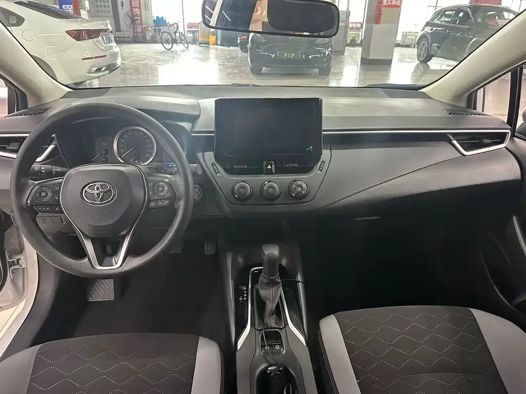 Toyota Corolla — фото 3