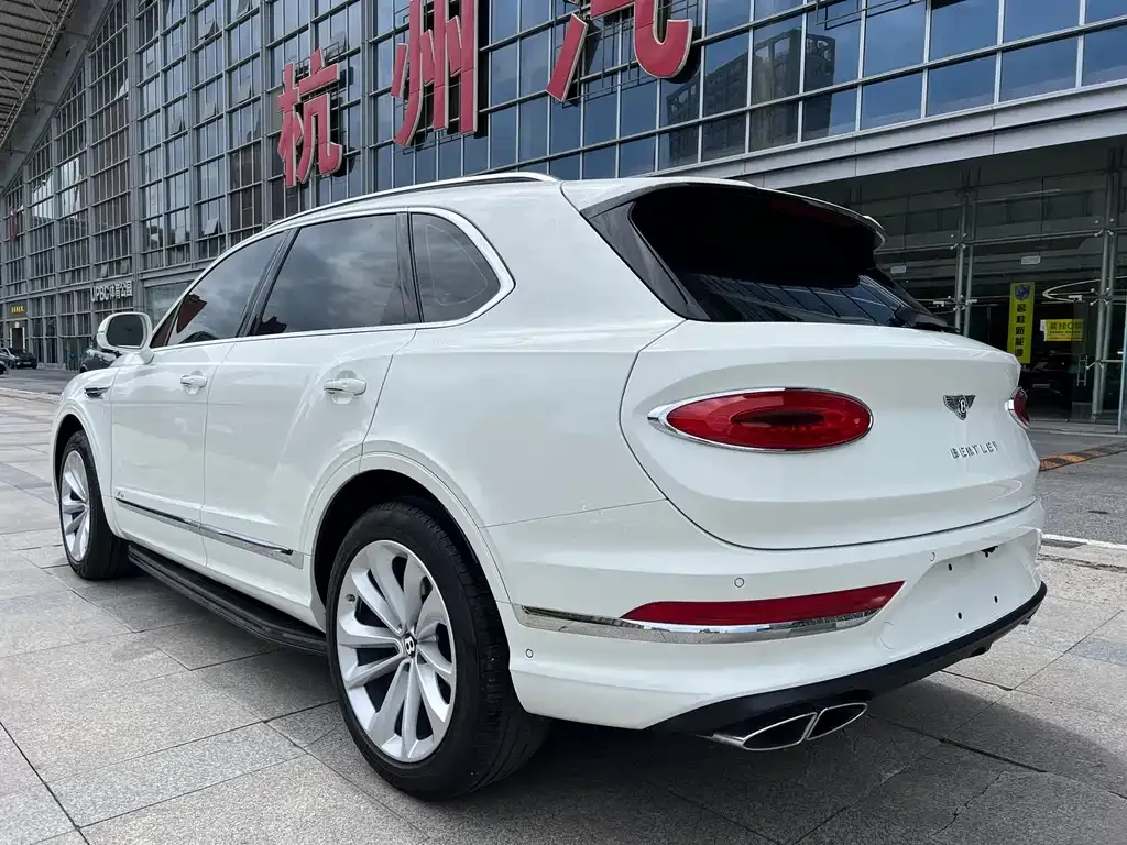 Bentley Bentayga — фото 6