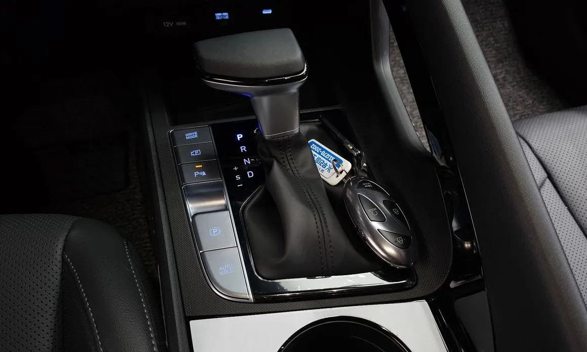 Hyundai AVANTE — фото 3