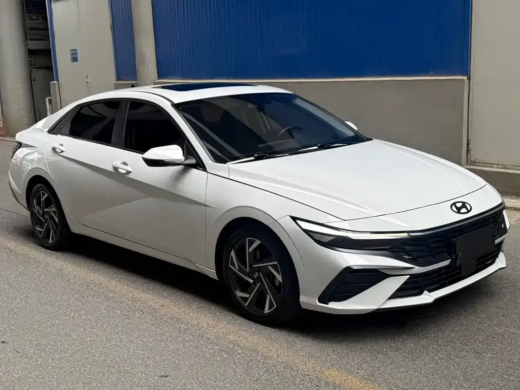 Hyundai Elantra — фото 8