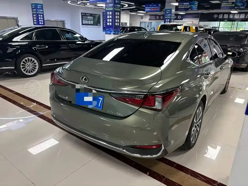 Lexus ES — фото 9