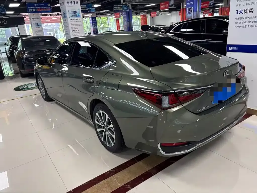 Lexus ES — фото 4