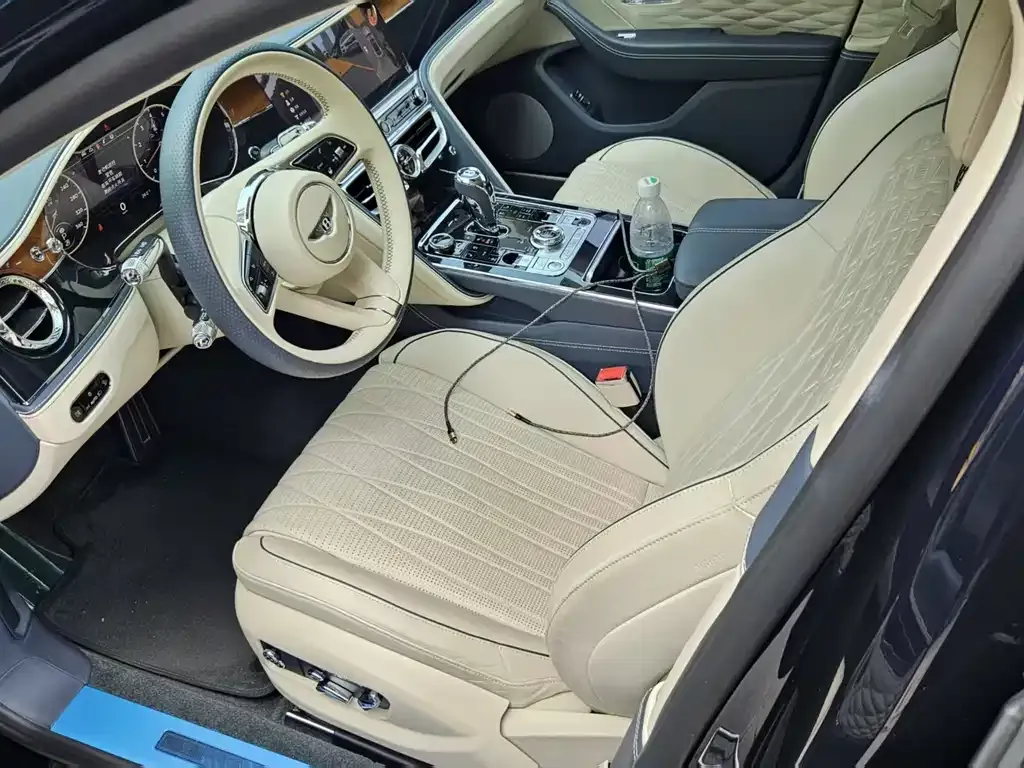 Bentley Flying Spur — фото 4