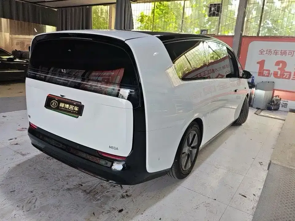 Li Auto MEGA — фото 5