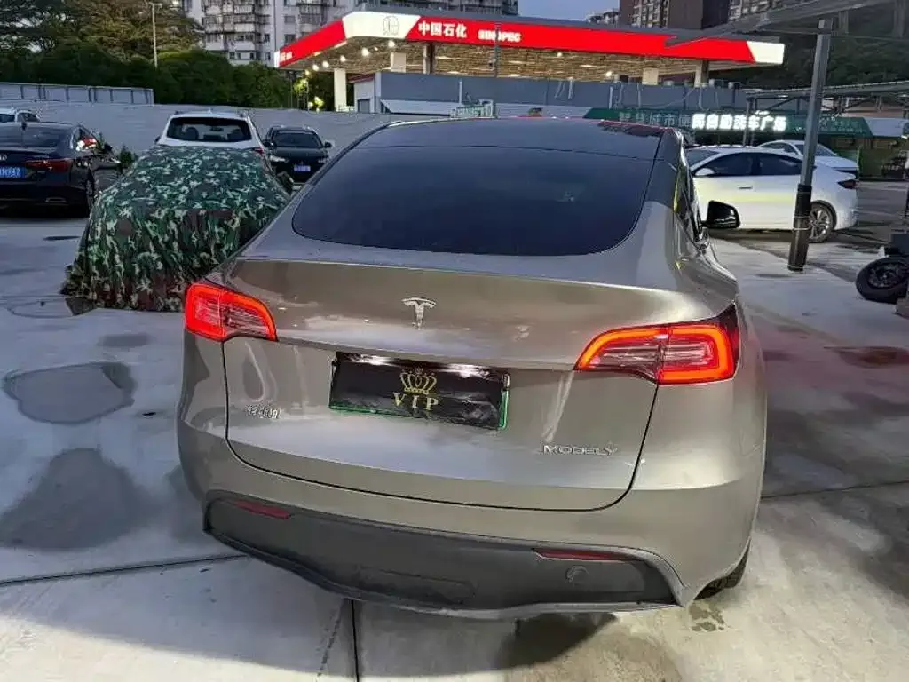 Tesla Model Y — фото 4
