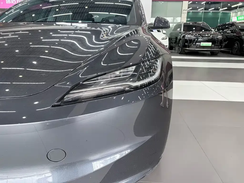 Tesla Model 3 — фото 9