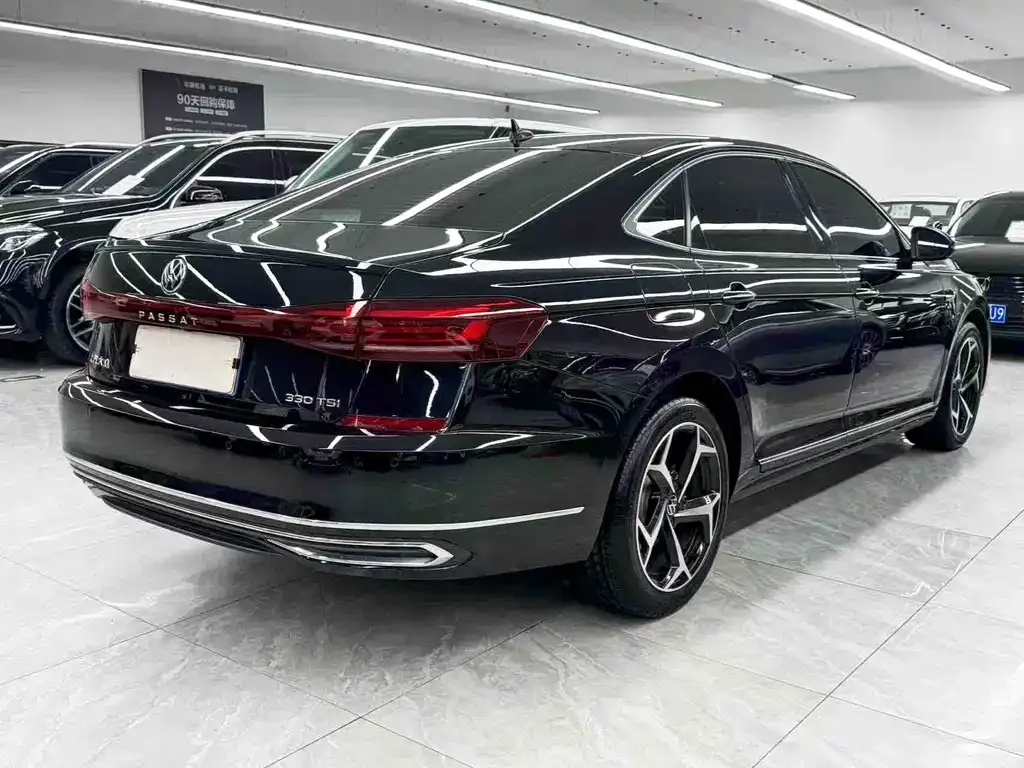 Volkswagen Passat — фото 7