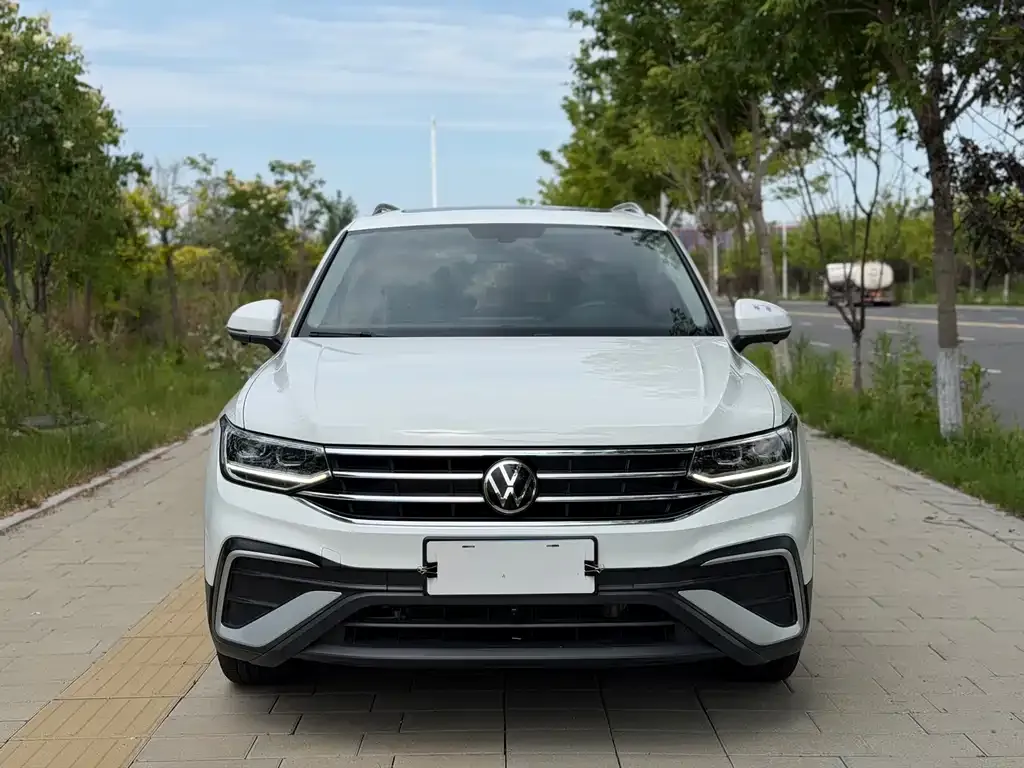 Volkswagen Tiguan L 2023 из CN, фото 4