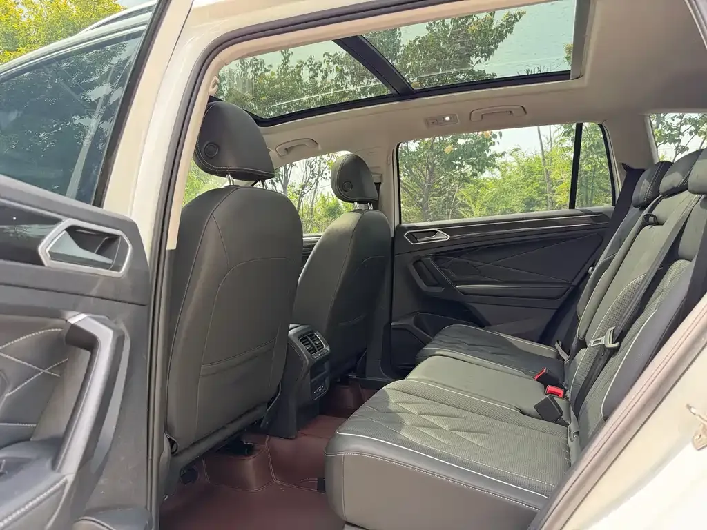 Volkswagen Tiguan L 2023 из CN, фото 10