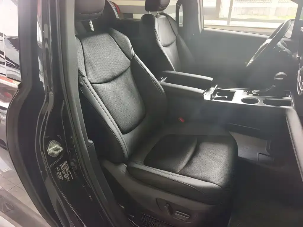 Toyota Granvia — фото 9