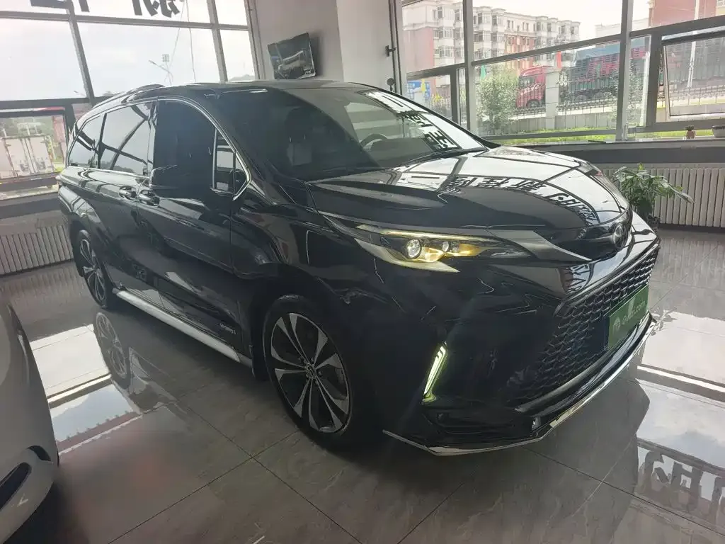 Toyota Granvia — фото 7