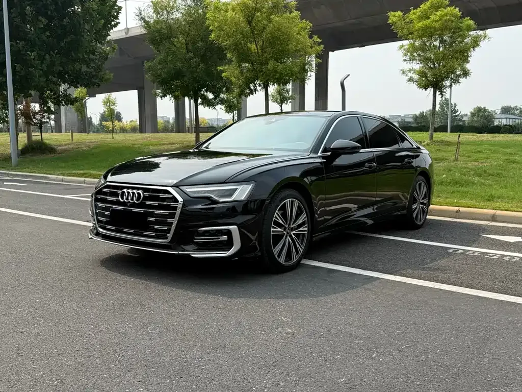 Audi A6L — фото 1