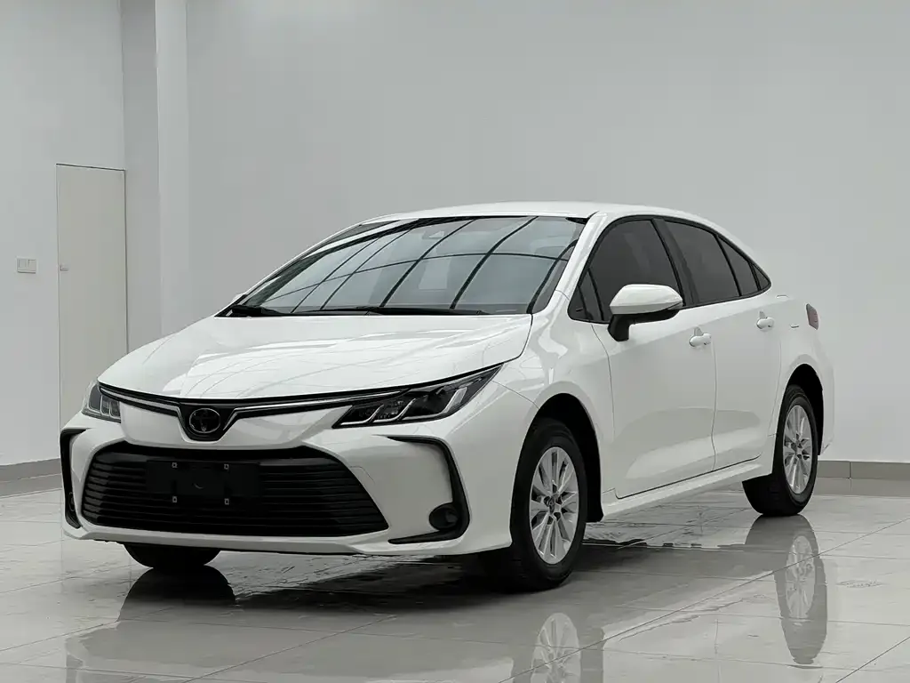 Toyota Corolla — фото 1