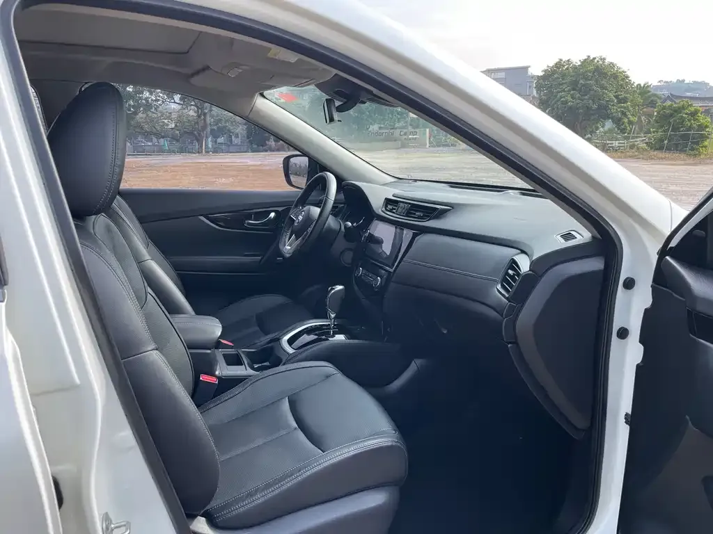 Nissan X-Trail 2021 из CN, фото 2