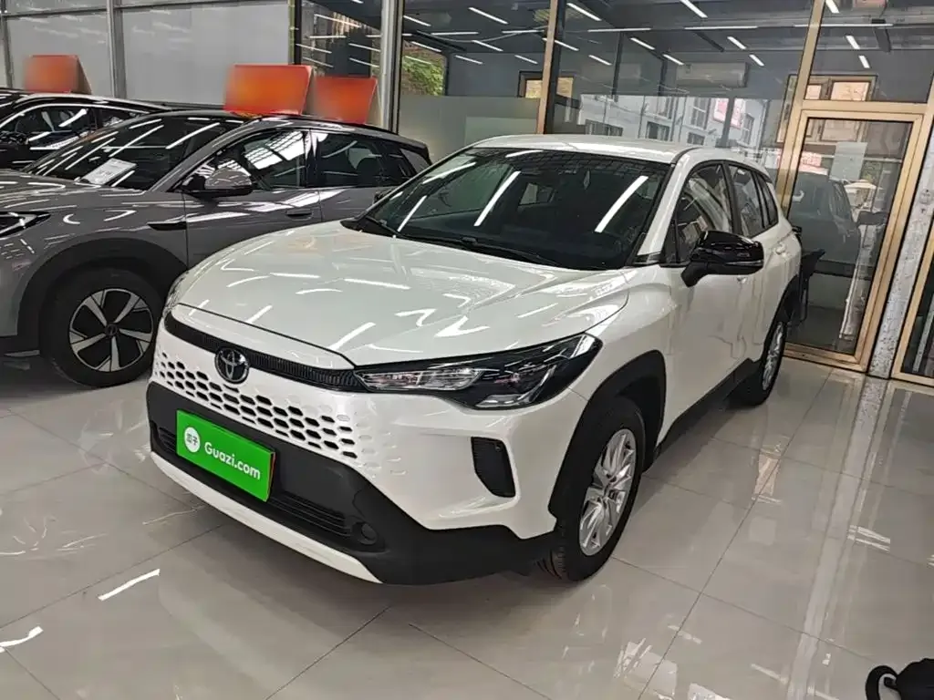Toyota Corolla Cross — фото 1