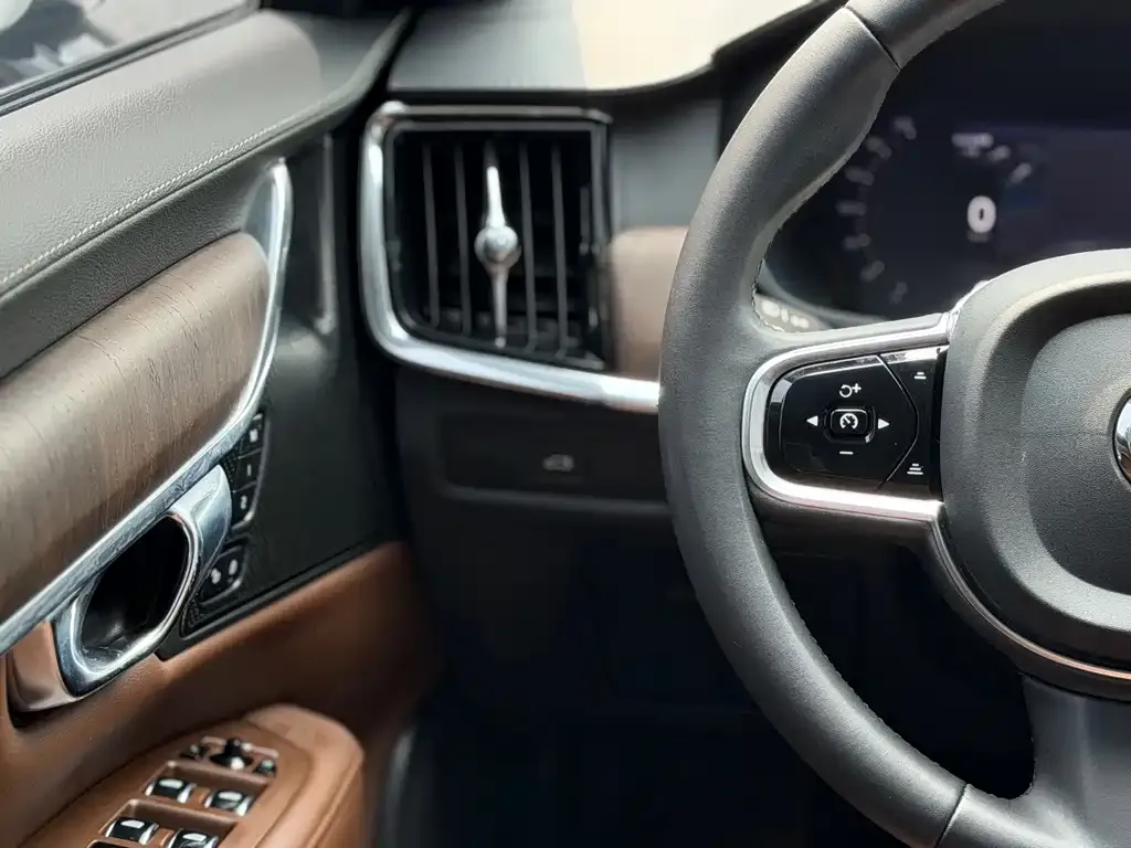 Volvo S90 — фото 8