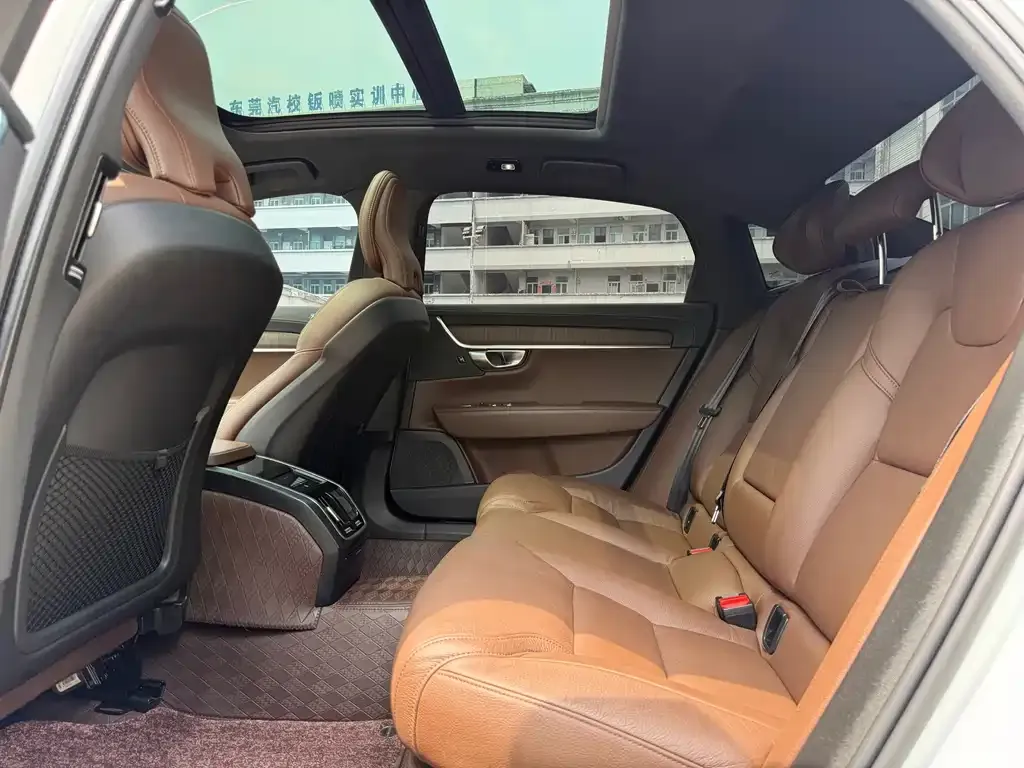 Volvo S90 — фото 10