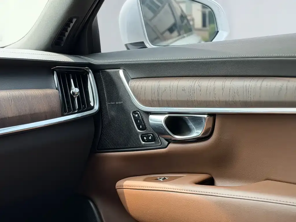Volvo S90 — фото 4