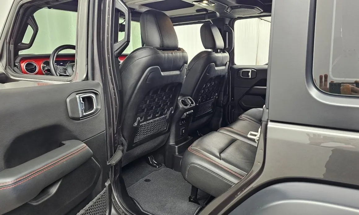 Jeep Wrangler — фото 8