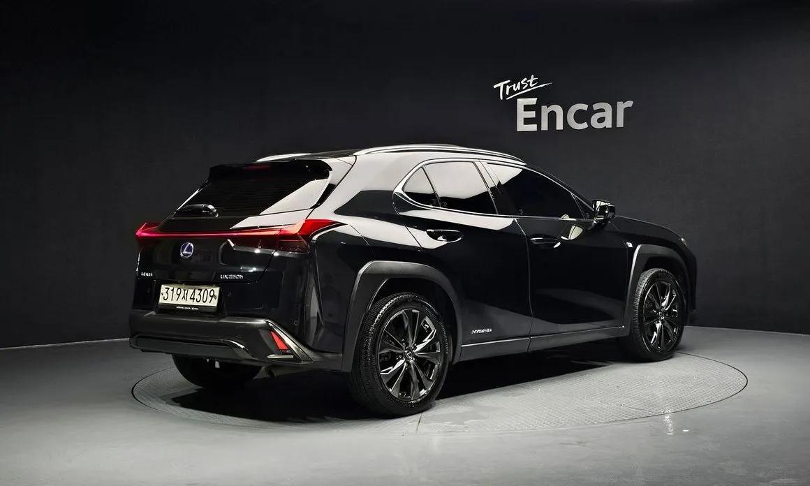 Lexus UX — фото 4