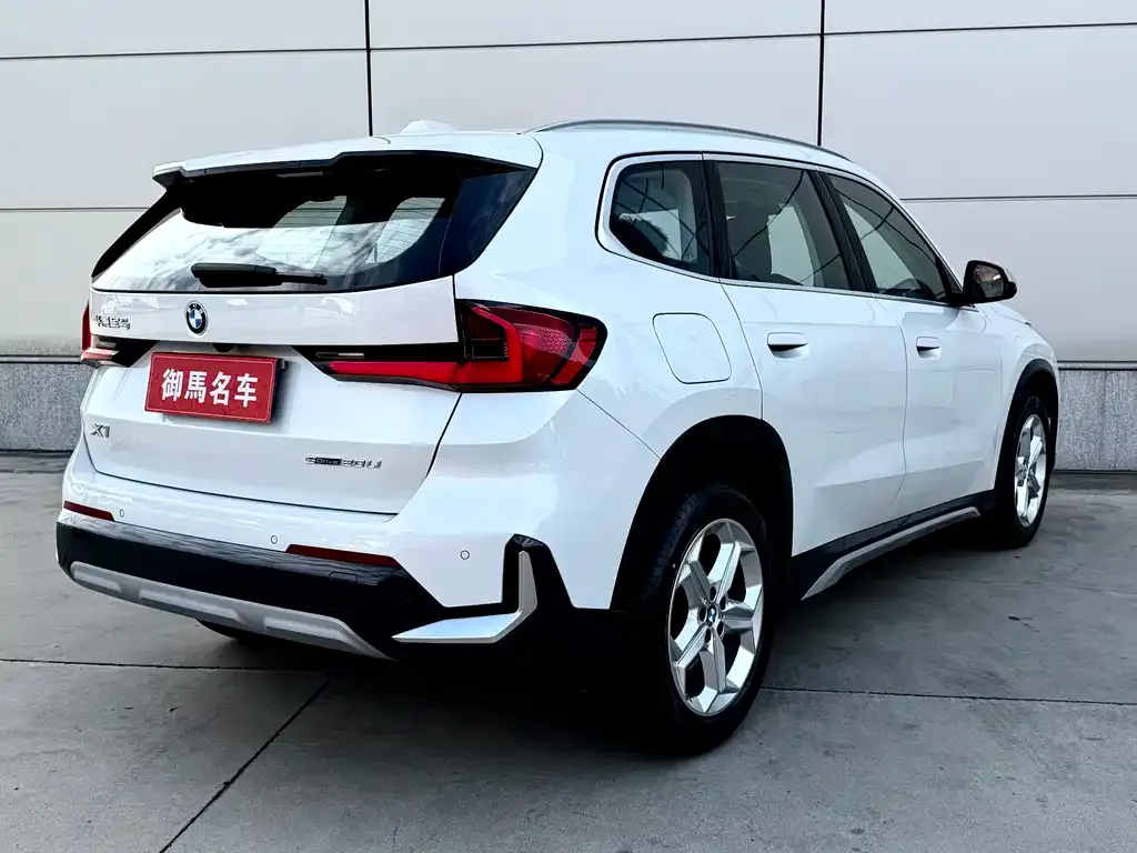 BMW X1 — фото 7