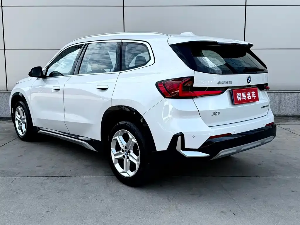 BMW X1 — фото 10