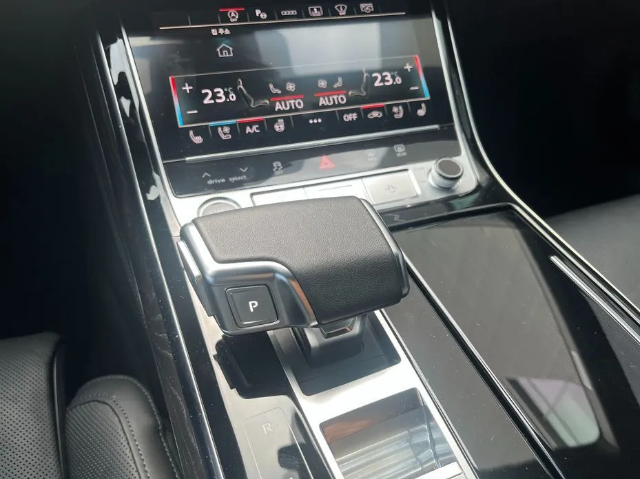 Audi A8 — фото 8