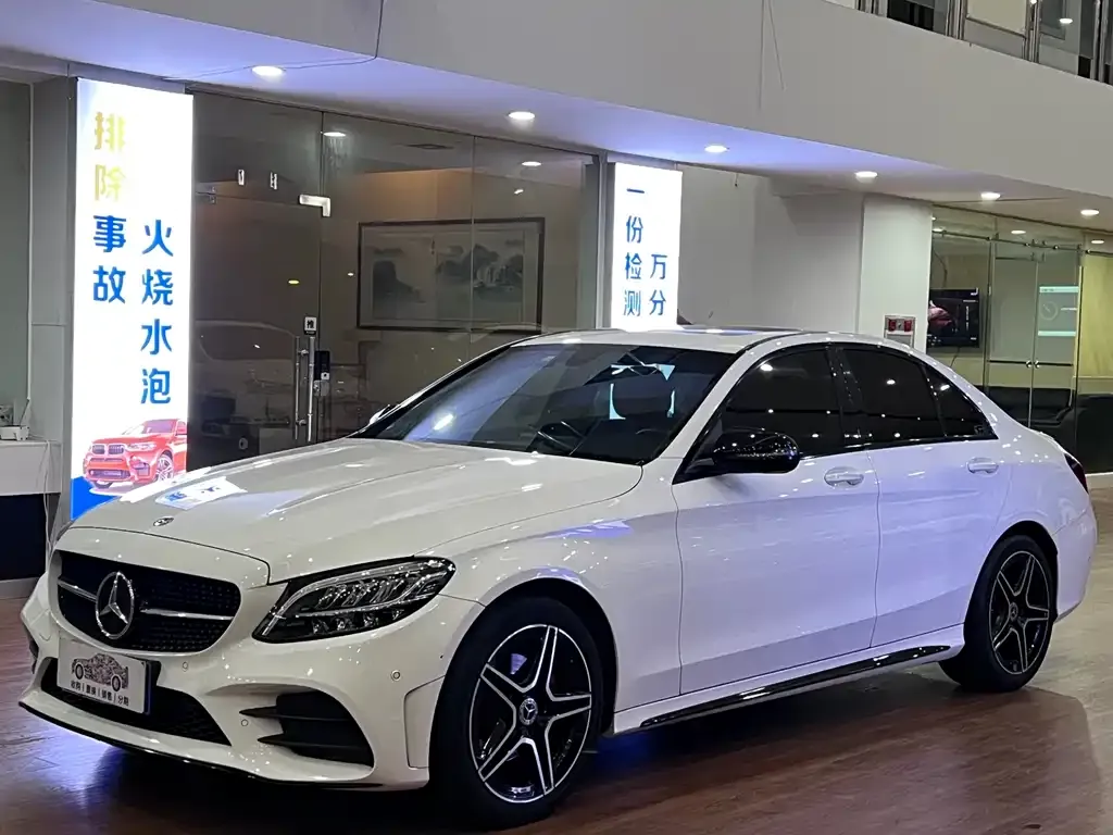 Mercedes-Benz C-Class — фото 1