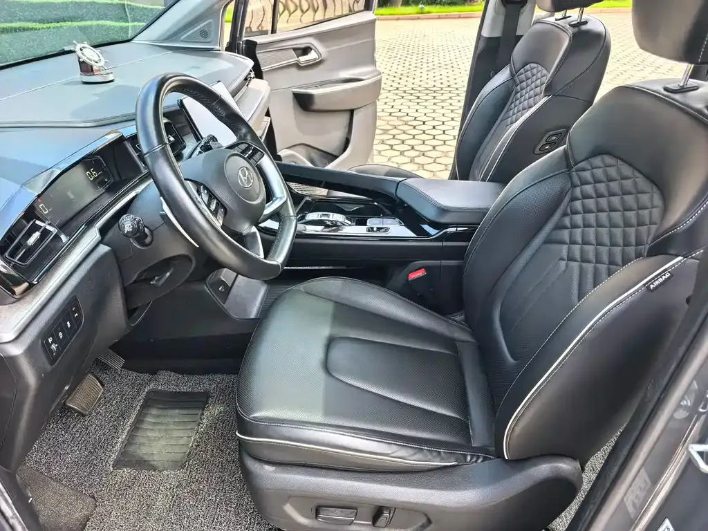 Hyundai Custo — фото 7