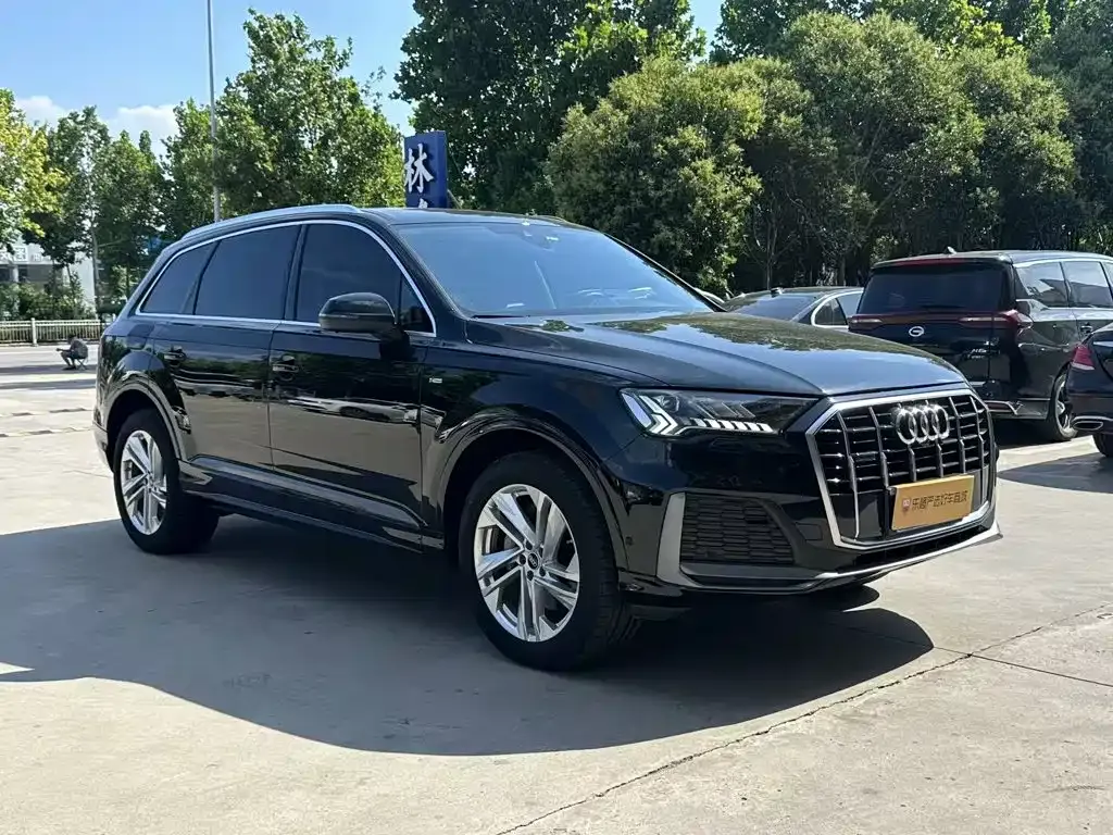 Audi Q7 — фото 9