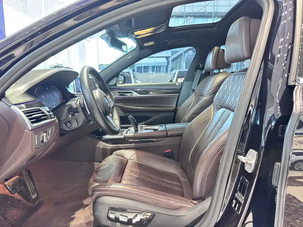 BMW 7 Series 2022 из CN, фото 10