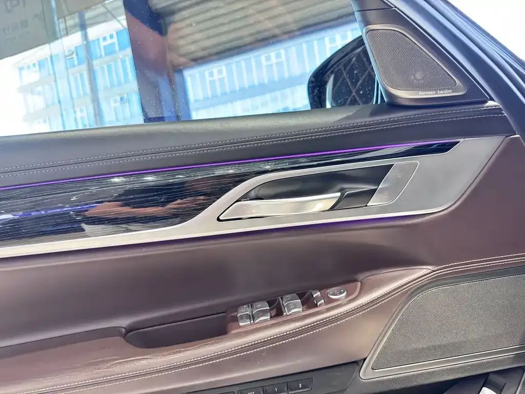 BMW 7 Series 2022 из CN, фото 7