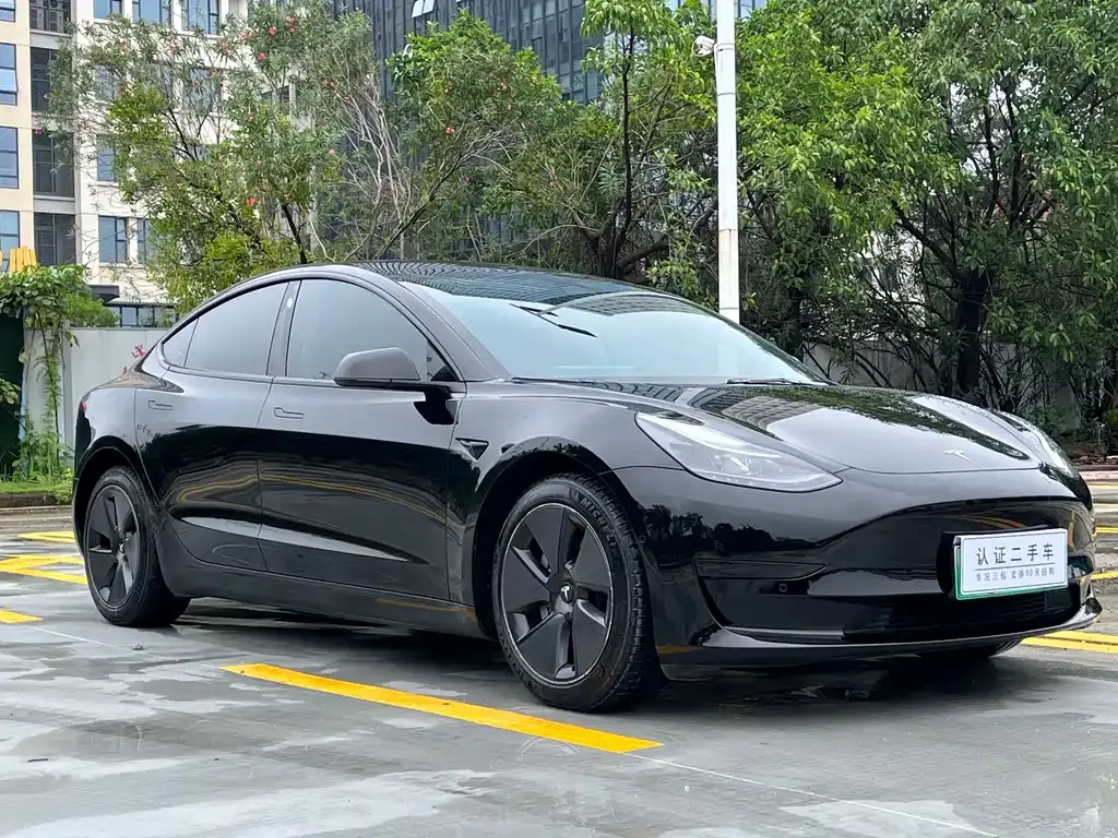 Tesla Model 3 — фото 10