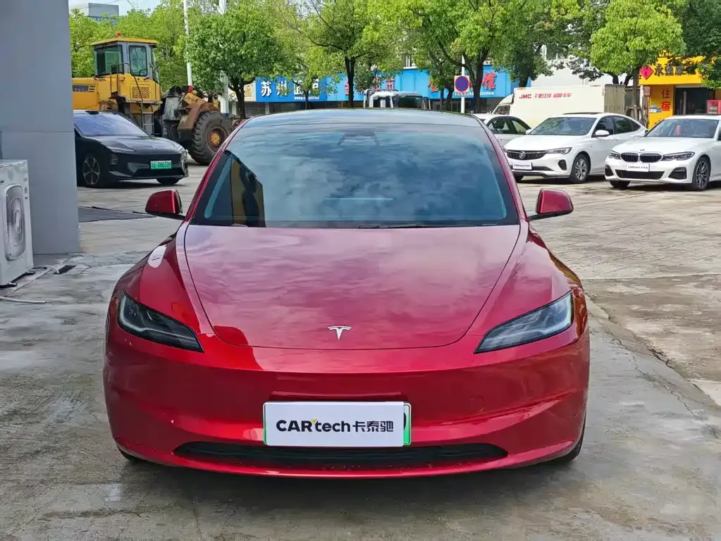 Tesla Model 3 — фото 8