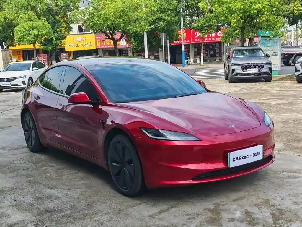 Tesla Model 3 — фото 9